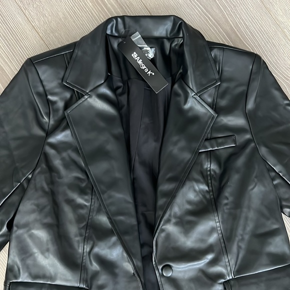 Faux Leather Blazer - Black - Picture 4 of 12